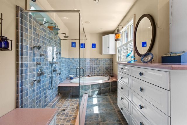 10 Somerset Rd, Provincetown, MA 02657