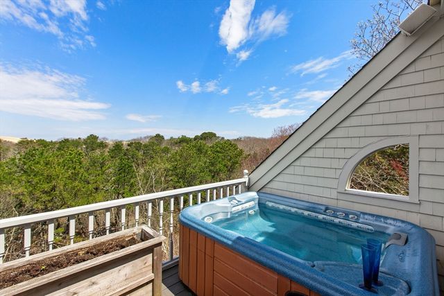 10 Somerset Rd, Provincetown, MA 02657
