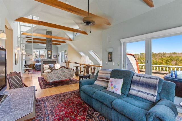10 Somerset Rd, Provincetown, MA 02657
