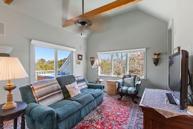 10 Somerset Rd, Provincetown, MA 02657
