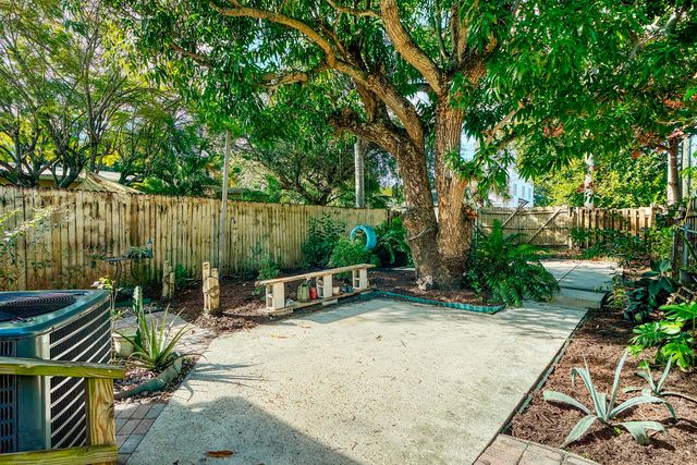 421 S L Street, Lake Worth Beach, FL 33460