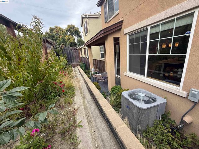 408 Colina Way, El Sobrante, CA 94803