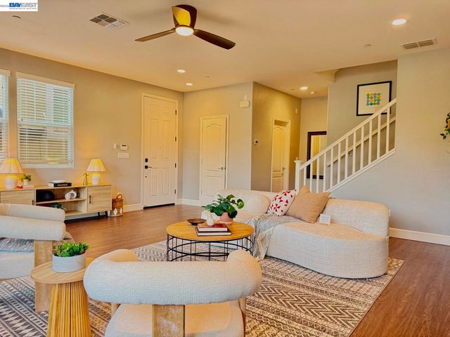 408 Colina Way, El Sobrante, CA 94803