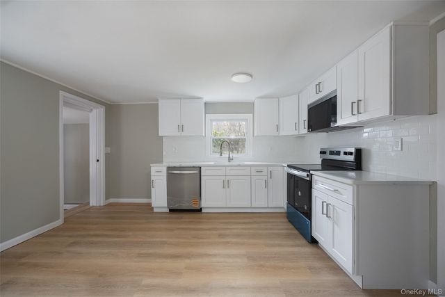 19 Creek Bend Road, Hopewell Junction, NY 12533