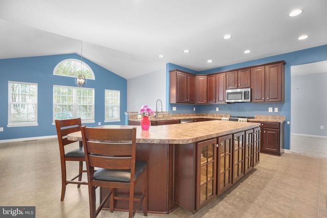 5825 DEEP CREEK DR, Fredericksburg, VA 22407