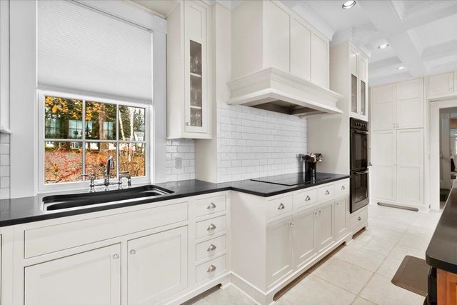 16 West Road, Bennington, VT 05201