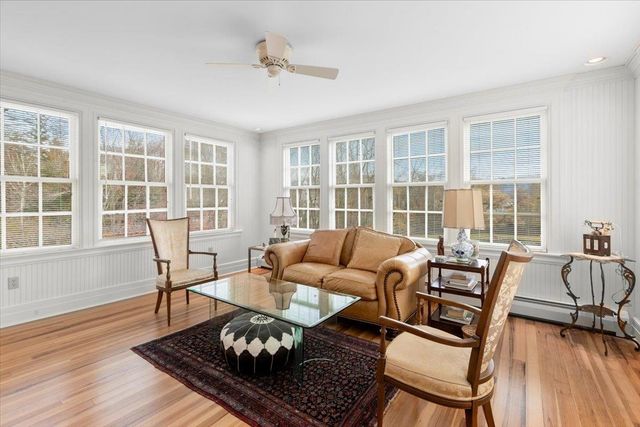 16 West Road, Bennington, VT 05201