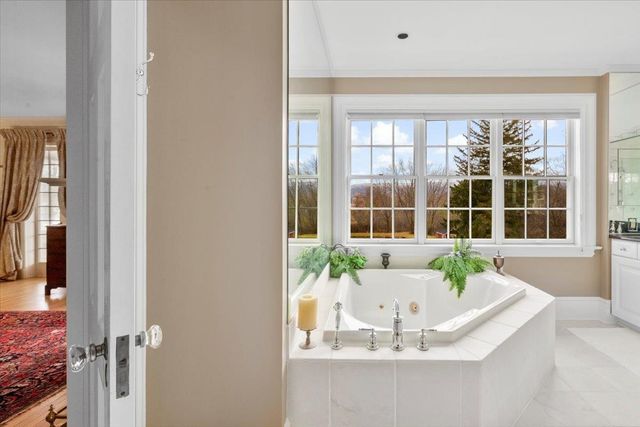 16 West Road, Bennington, VT 05201