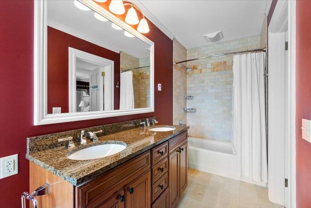 16 West Road, Bennington, VT 05201