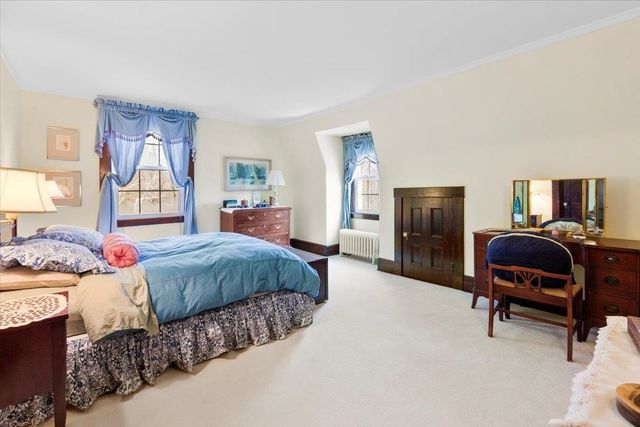 16 West Road, Bennington, VT 05201