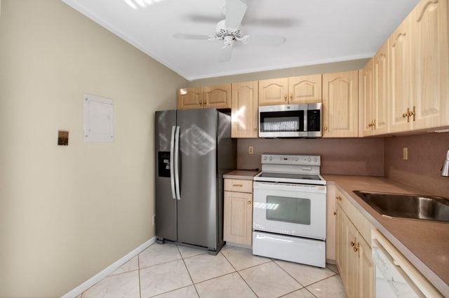 95 Burgundy B, Delray Beach, FL 33484