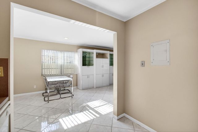95 Burgundy B, Delray Beach, FL 33484