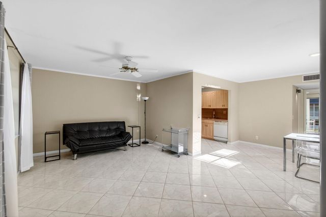 95 Burgundy B, Delray Beach, FL 33484