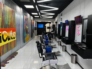 SAN FRANCISCO SHOPPING (BARBERIA) AVE. DE DIEGO G16B, San Juan, PR 00927