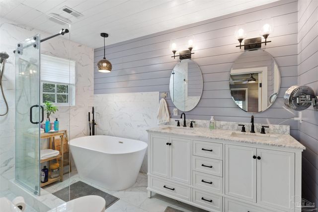 605 Meander Ln, Cantonment, FL 32533
