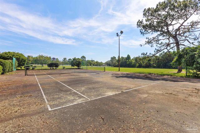 605 Meander Ln, Cantonment, FL 32533
