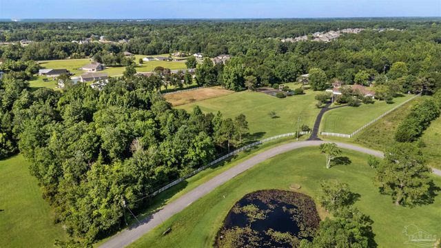 605 Meander Ln, Cantonment, FL 32533