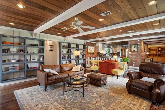 605 Meander Ln, Cantonment, FL 32533