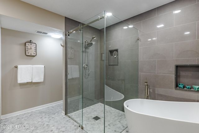 3327 LIGHTHOUSE POINT Lane, Jacksonville, FL 32250