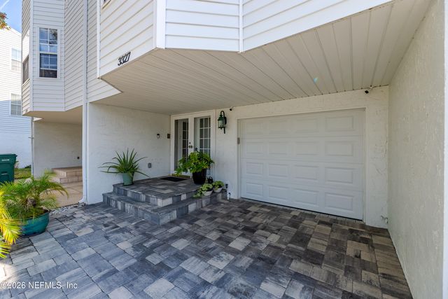 3327 LIGHTHOUSE POINT Lane, Jacksonville, FL 32250