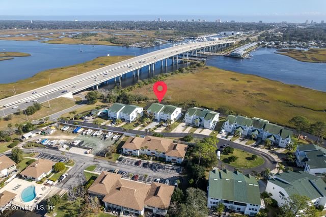 3327 LIGHTHOUSE POINT Lane, Jacksonville, FL 32250