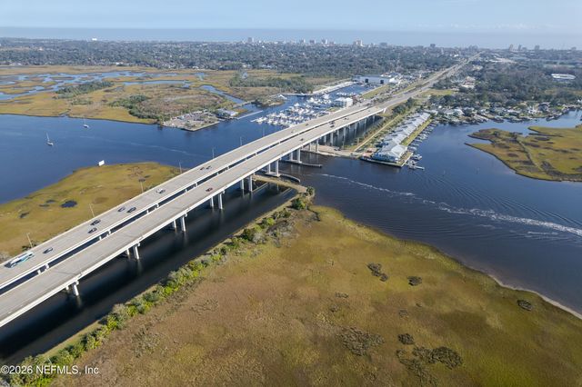 3327 LIGHTHOUSE POINT Lane, Jacksonville, FL 32250