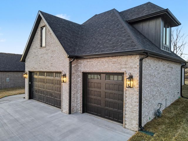 2157 North Silver Charm Avenue, Springfield, MO 65802