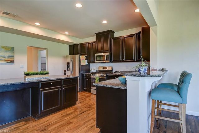 347 Spring Hill PL, Smithfield, VA 23430