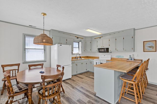 1303 N Topsail Drive, Surf City, NC 28445