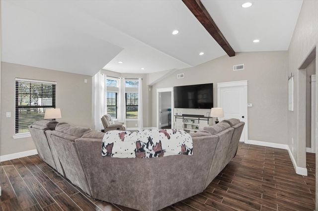 9711 150 Highway, Shepherd, TX 77371