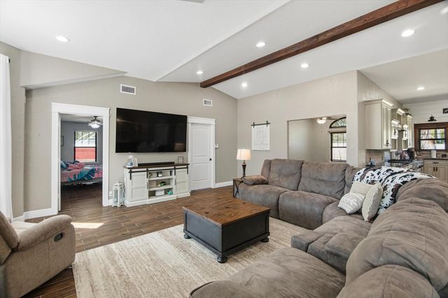 9711 150 Highway, Shepherd, TX 77371