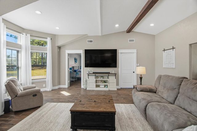 9711 150 Highway, Shepherd, TX 77371