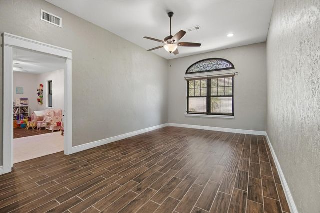 9711 150 Highway, Shepherd, TX 77371