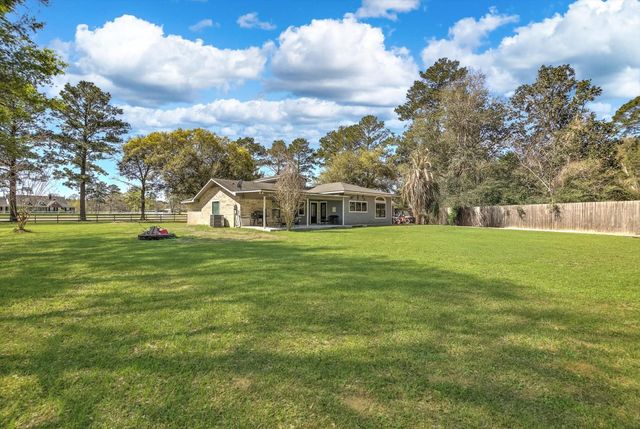 9711 150 Highway, Shepherd, TX 77371