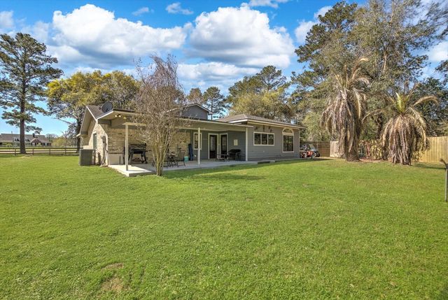 9711 150 Highway, Shepherd, TX 77371