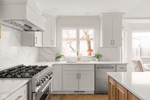 11733 Whisper Bay Court, Carmel, IN 46033