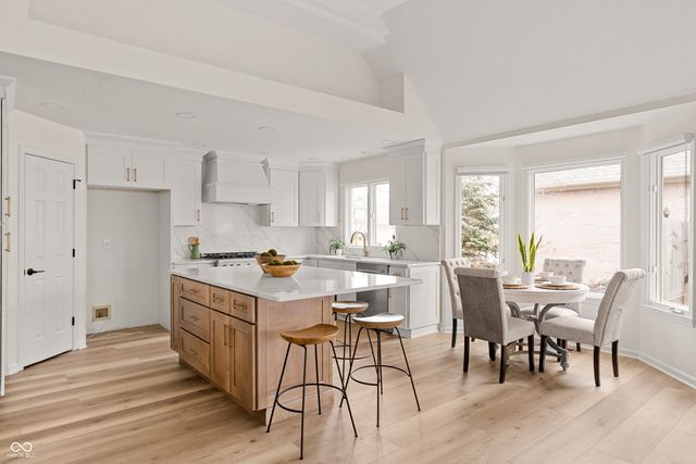 11733 Whisper Bay Court, Carmel, IN 46033