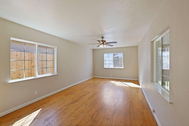 328 W Turner Rd, Lodi, CA 95240