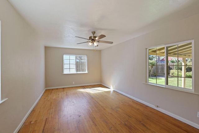 328 W Turner Rd, Lodi, CA 95240
