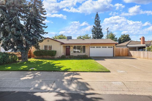 328 W Turner Rd, Lodi, CA 95240