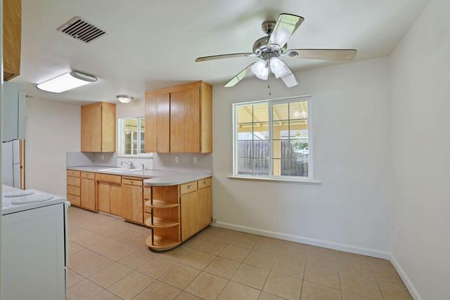 328 W Turner Rd, Lodi, CA 95240