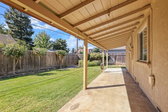 328 W Turner Rd, Lodi, CA 95240