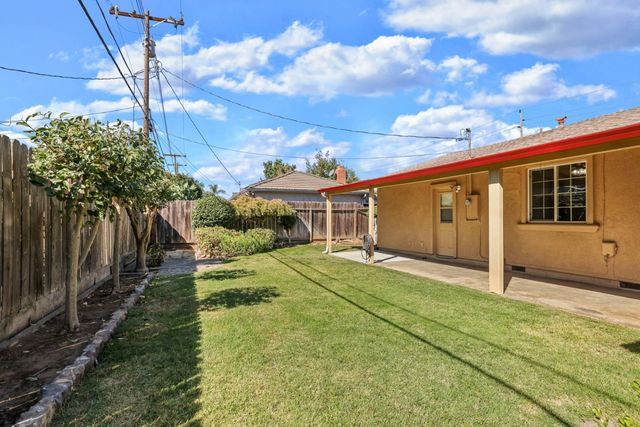 328 W Turner Rd, Lodi, CA 95240
