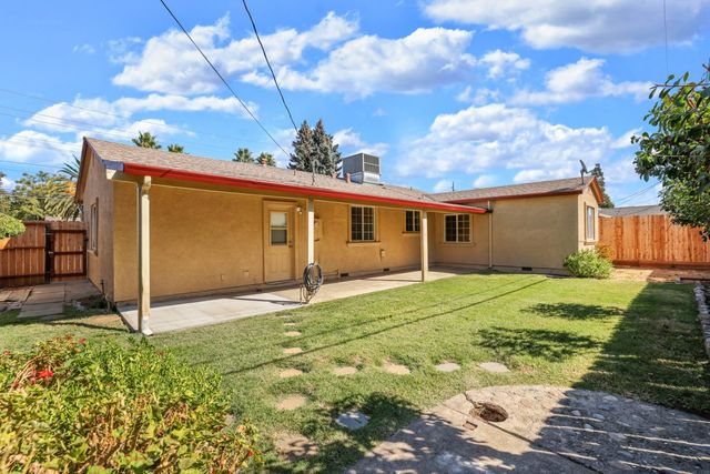 328 W Turner Rd, Lodi, CA 95240
