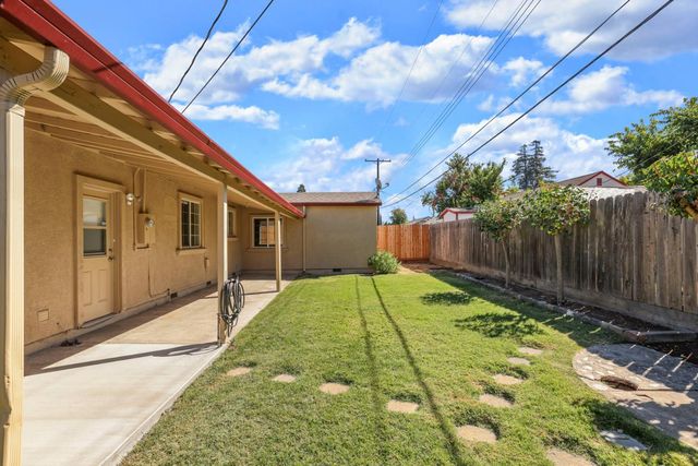 328 W Turner Rd, Lodi, CA 95240