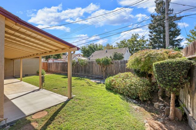 328 W Turner Rd, Lodi, CA 95240