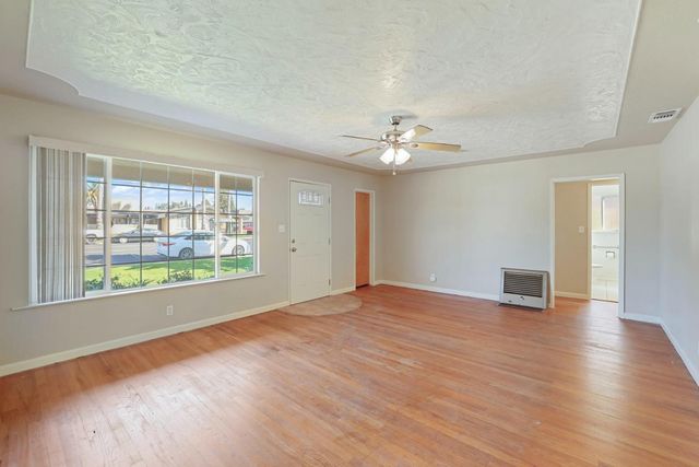 328 W Turner Rd, Lodi, CA 95240