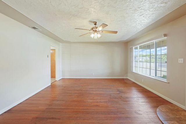 328 W Turner Rd, Lodi, CA 95240