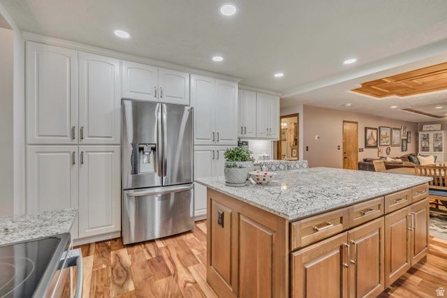 1972 E EVERLEIGH CIR, Sandy, UT 84093