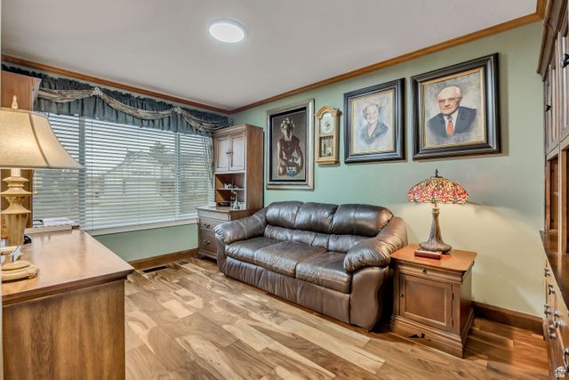 1972 E EVERLEIGH CIR, Sandy, UT 84093